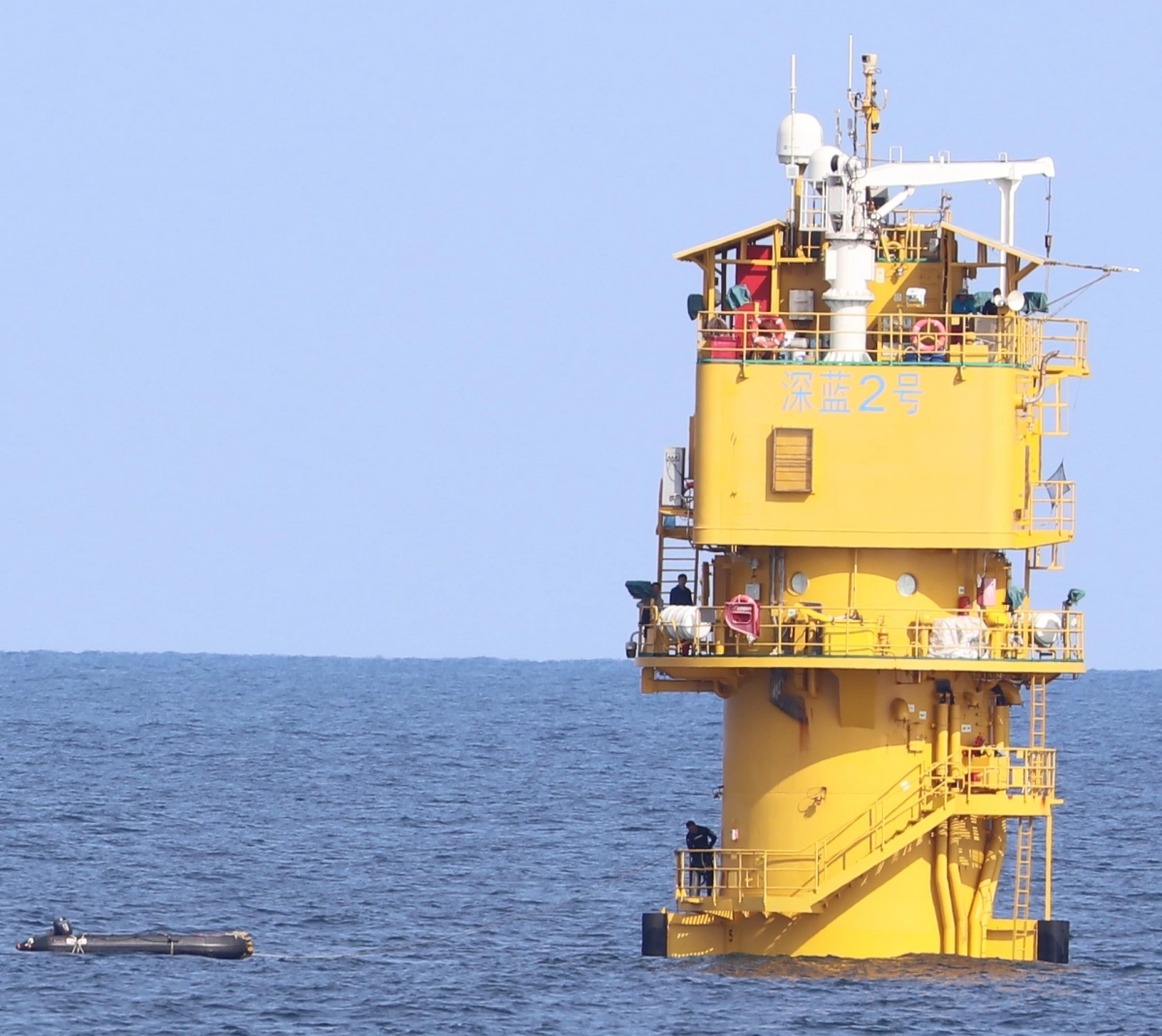 서해 한중 잠정조치수역에 설치된 중국 구조물 ‘선란 2호’. 이병진 민주당 의원