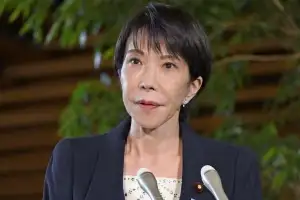 日새 총리 취임 첫날 ‘안보 3문서 조기 개정’ 지시...군사 대국화 시동?