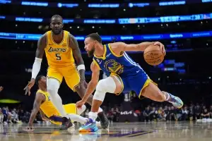승리의 커리, 버틀러와 54점 합작…르브론 없는 돈치치는 43점 넣고 패, NBA 개막 빅뱅 희비