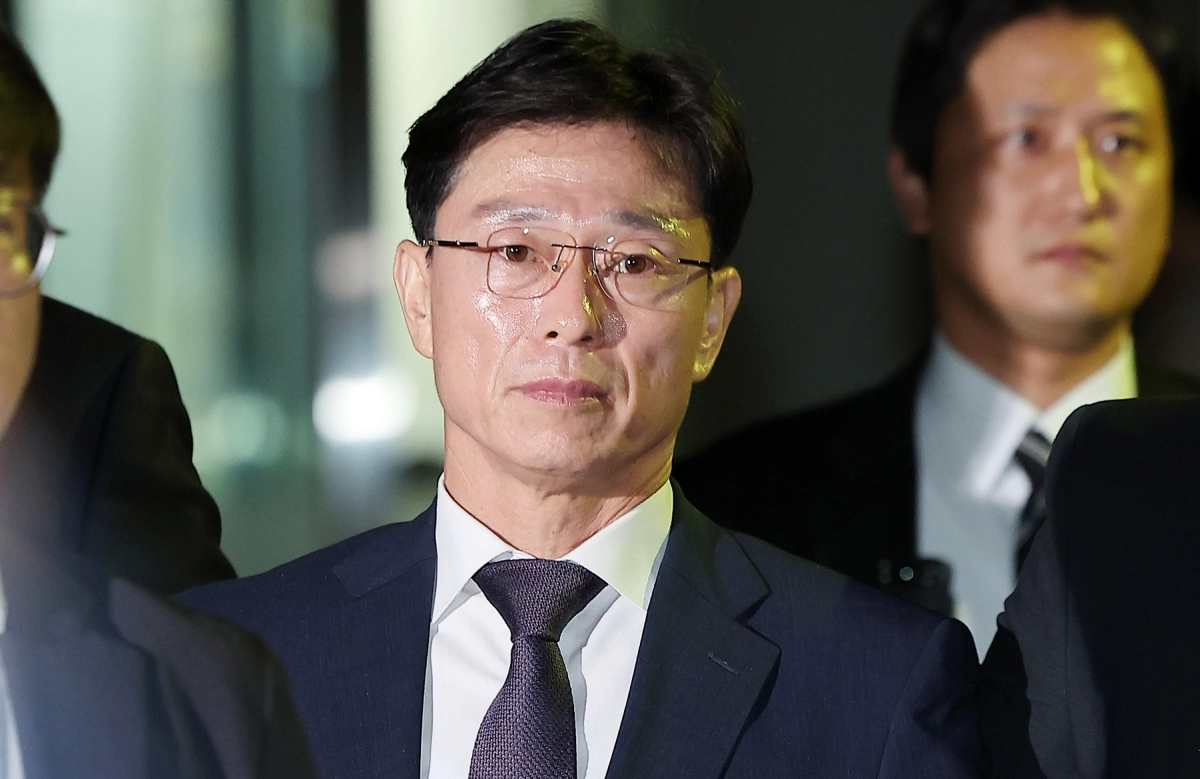 채상병 순직 및 수사 외압·은폐 의혹의 핵심 피의자인 임성근 전 해병대 1사단장이 23일 서울 서초구 서울중앙지법에서 열린 구속 전 피의자 심문(영장실질심사)을 마친 뒤 법원을 나서고 있다. 2025.10.23 뉴스1