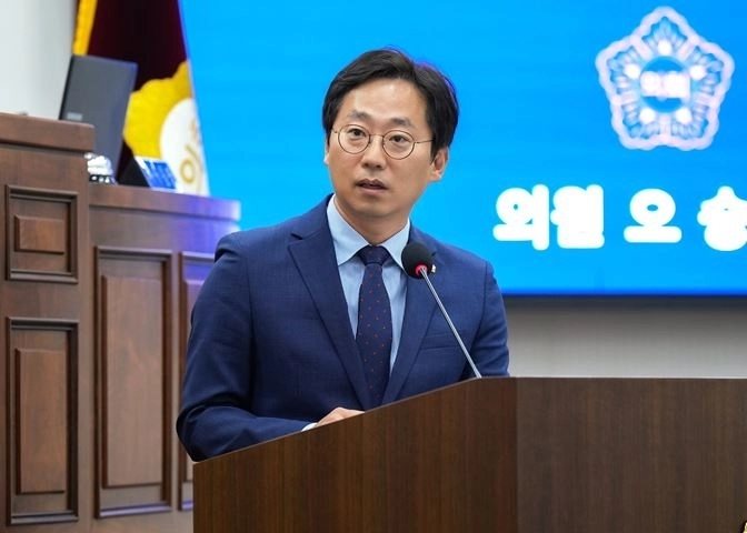 오승철 하남시의원이 제343회 하남시의회 임시회 시정질문에서 ‘K-스타월드’ 사업의 문제점을 지적하고 있다. 오승철 의원실 제공