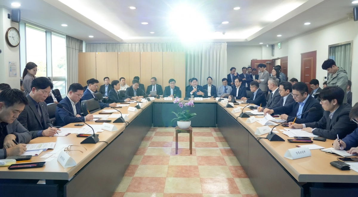 제주도와 기후부가 24일 전력거래소 제주본부에서 가진 ‘2035 제주 탄소중립 협의체’ 발족식. 제주도 제공