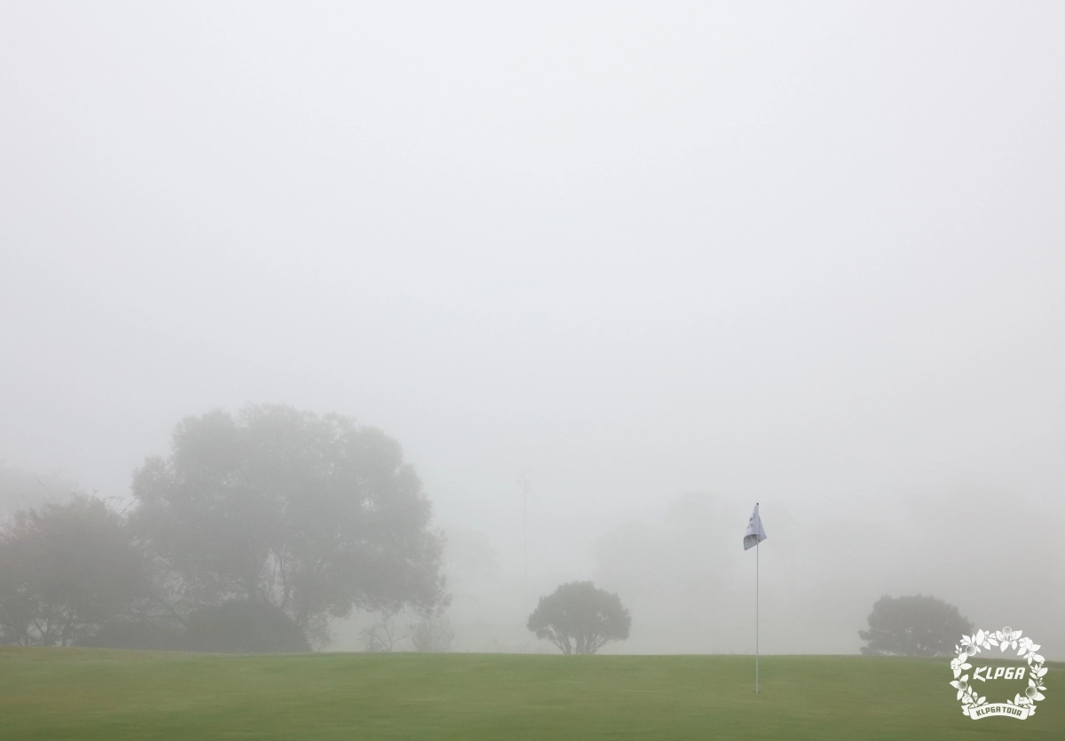 나주 해피니스 컨트리클럽 18번홀. 이날 짙은 안개로 인해 오전 출발이 8시에서 9시20분으로 1시간 20분 지연됐다. KLPGA 제공