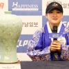 중국인으로 KLPGA 투어 첫 우승한 리슈잉, “LPGA에 가려고 했는데 좀 고민해봐야겠네요”