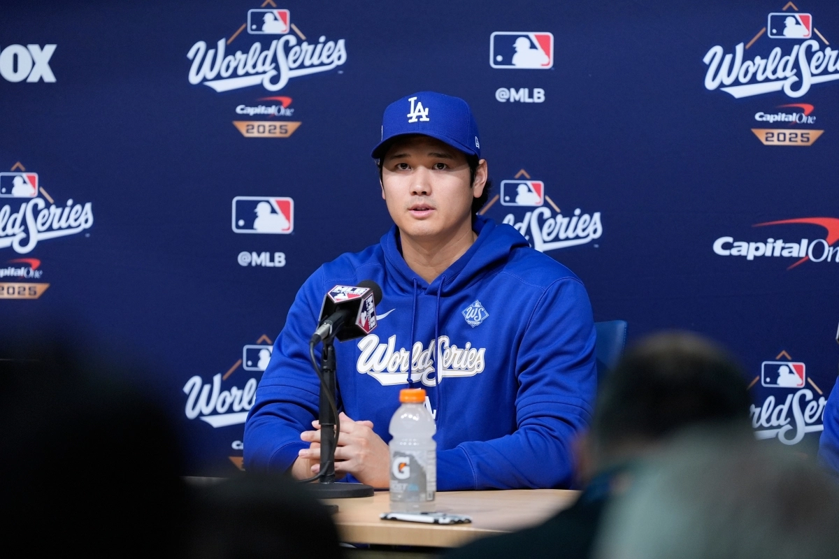 로스앤젤레스(LA) 다저스 오타니 쇼헤이가 27일(한국시간) 미국 캘리포니아주 LA에서 2025 미국 메이저리그(MLB) 월드시리즈 3차전을 앞두고 각오를 밝히고 있다. AP 연합뉴스