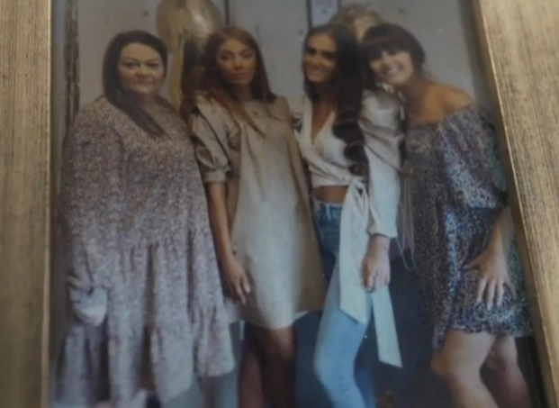 맥고니걸과 세 딸. ITV 캡처