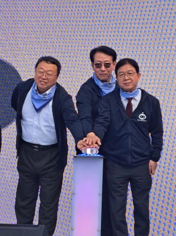 ‘2025 서울융합과학·수학·메이커 축제(Science + Math + Makers = I)’에 참석한 이종태 의원(앞줄 오른쪽)