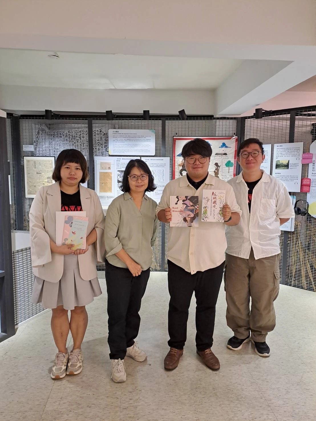 유호준 의원이  대만 일본군 ‘위안부’ 기념관에서 대만여성구조기금회(TWRF) 뚜잉치우 집행위원장(왼쪽에서 두 번째) 등 관계자들과 기념촬영을 하고 있다. (사진=경기도의회)