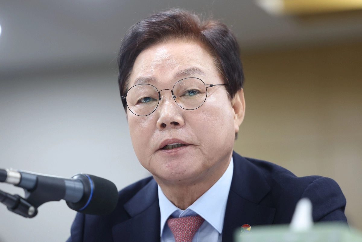 박완수 경남도지사가 28일 오전 경남도청에서 열린 국회 행정안전위원회 경남도청 국감에서 의원 질의에 답변하고 있다. 2025.10.28. 연합뉴스