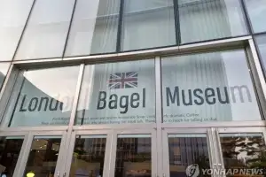 “끊임없는 대기 줄” 런베뮤, 20대 직원 과로사 논란에 “주 80시간 근무? 납득 못해”