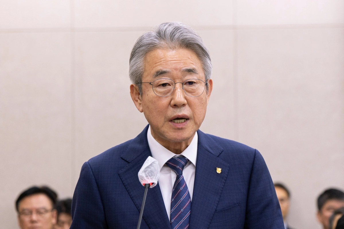 강호동 농협중앙회장이 24일 서울 여의도 국회에서 열린 농림축산식품해양수산위원회 농업협동조합중앙회 등에 대한 국정감사에 출석해 업무보고하고 있다. 2025.10.24 뉴스1 강호동 농협중앙회장이 24일 서울 여의도 국회에서 열린 농림축산식품해양수산위원회 농업협동조합중앙회 등에 대한 국정감사에 출석해 업무보고하고 있다. 2025.10.24 뉴스1