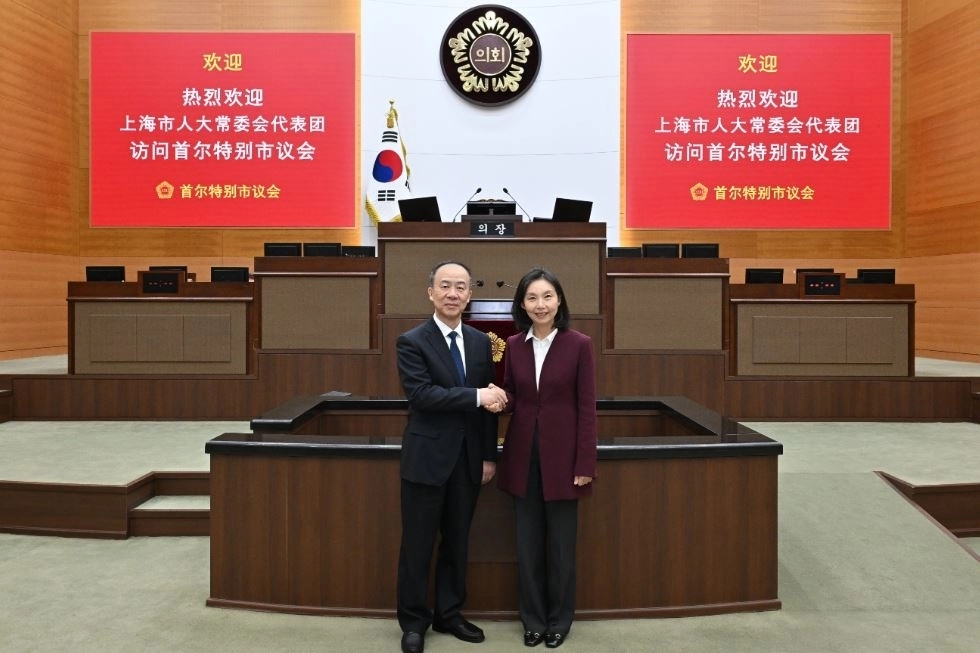 본회의장 참관하는 린제 농업농촌위원회 주임위원과 최호정 의장