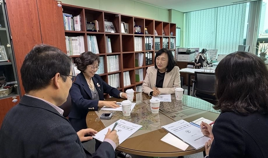 지난 29일 서울시동부교육지원청으로부터 중랑구 주요 교육현안에 대한 업무보고를 받은 이영실 의원