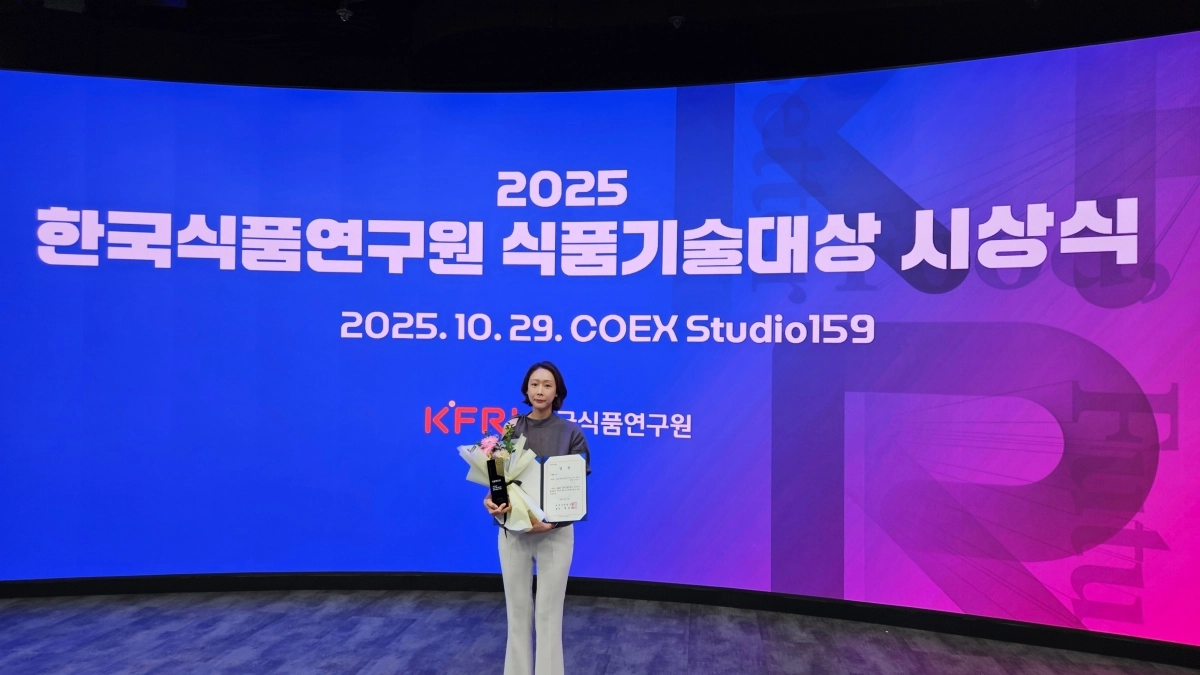 2025 한국식품연구원 식품기술대상에서 기술혁신상을 받은 신재연 라포즈미 대표. 라포즈미 제공