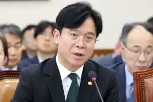 김영훈 노동부 장관 “새벽배송 금지, 신중히 검토해야”
