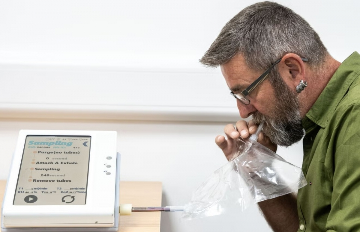 영국에서 췌장암의 조기 진단에 획기적인 변화를 가져올 수 있는 ‘호흡 검사법’이 개발돼 임상시험 단계에 접어들었다. Pancreatic Cancer UK