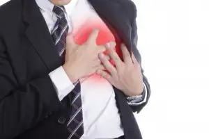 “잠잘 때 이렇게? 심장 망치는 습관”…심장마비 위험 42% 더 높아, 뭐길래