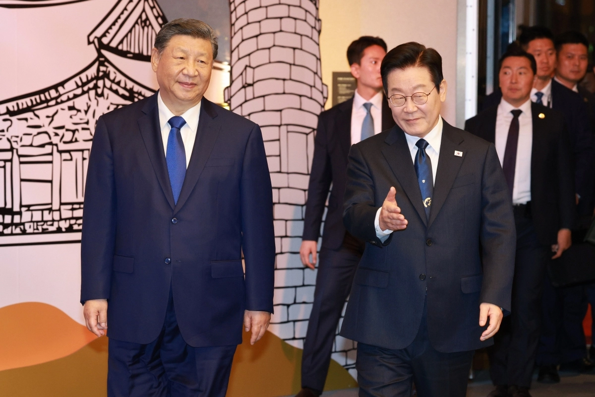 이재명 대통령과 시진핑 중국 국가주석이 1일 경북 경주 소노캄에서 열린 국빈만찬에 입장하고 있다. 2025.11.1 연합뉴스