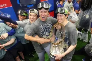 ‘연이틀 공 130개 투혼’ 야마모토 MVP, 김혜성 대수비…역사적 WS 7차전 끝은 다저스 창단 첫 2연패