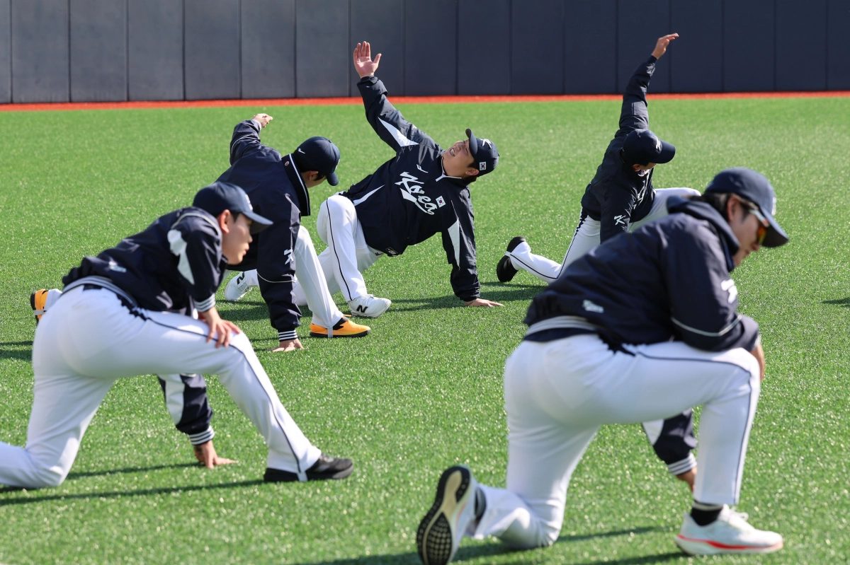 대한민국 야구 국가대표팀 선수들이 2일 오후 경기 고양시 고양국가대표야구훈련장에서 첫 훈련을 하고 있다. 뉴시스