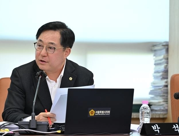 질의하는 박석 의원