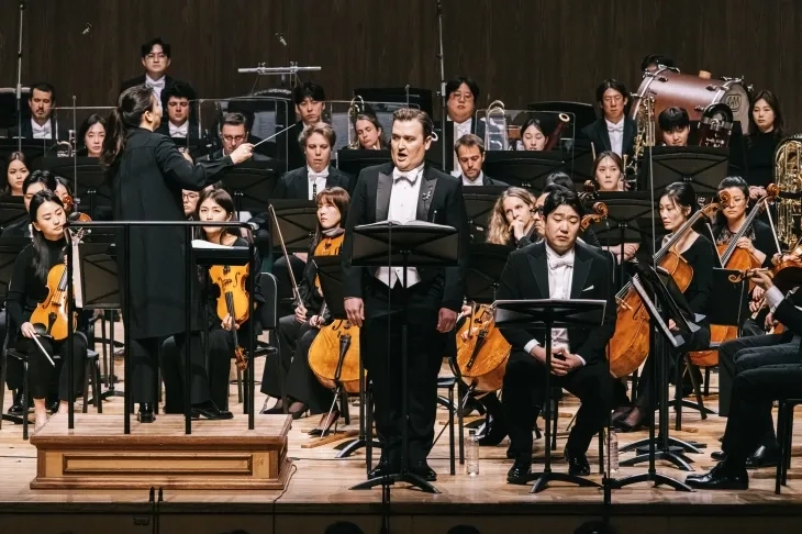 ‘2025 통영국제음악제’에서 현대음악의 거장 에드워드 벤저민 브리튼의 ‘전쟁 레퀴엠’이 연주되고 있다.ⓒ김성찬·통영국제음악재단 제공