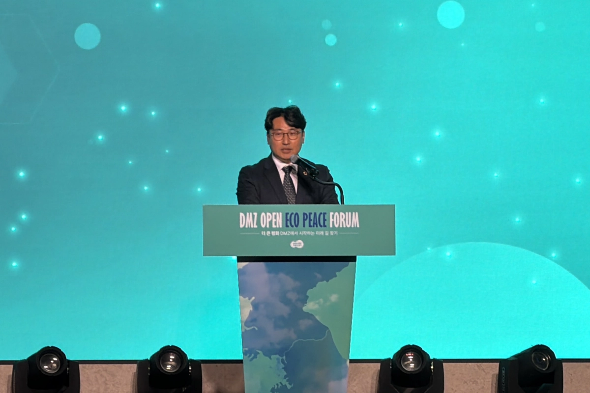 조성환 의원이 ‘2025 DMZ OPEN 에코피스포럼’ 개회식에서 환영사를 하고 있다. (사진=경기도의회)