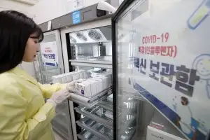 ‘코로나·독감’ 백신 동시 접종… 전문가 “이상반응 근거 없어”