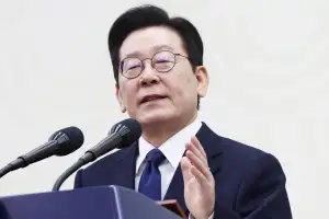 李대통령 지지율 56.7%…전주 대비 3.7%p↑[리얼미터]