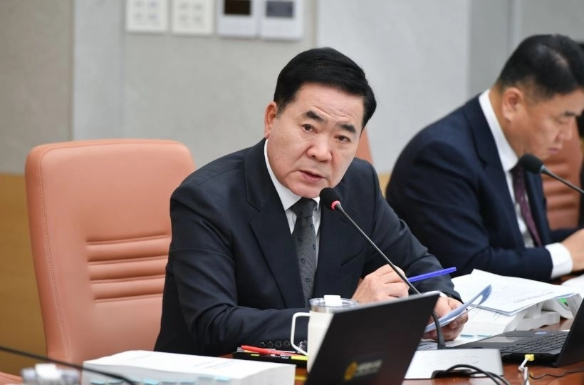 제333회 정례회 도시공간본부 행정사무감사에서 질의하는 김원태 의원