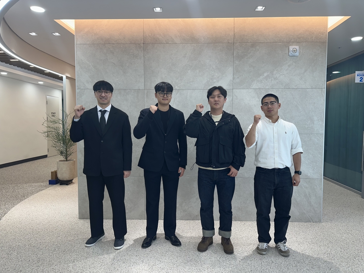 한화시스템 제주한화우주센터에 취업한 한림공고 졸업생 4명. 제주도교육청 제공