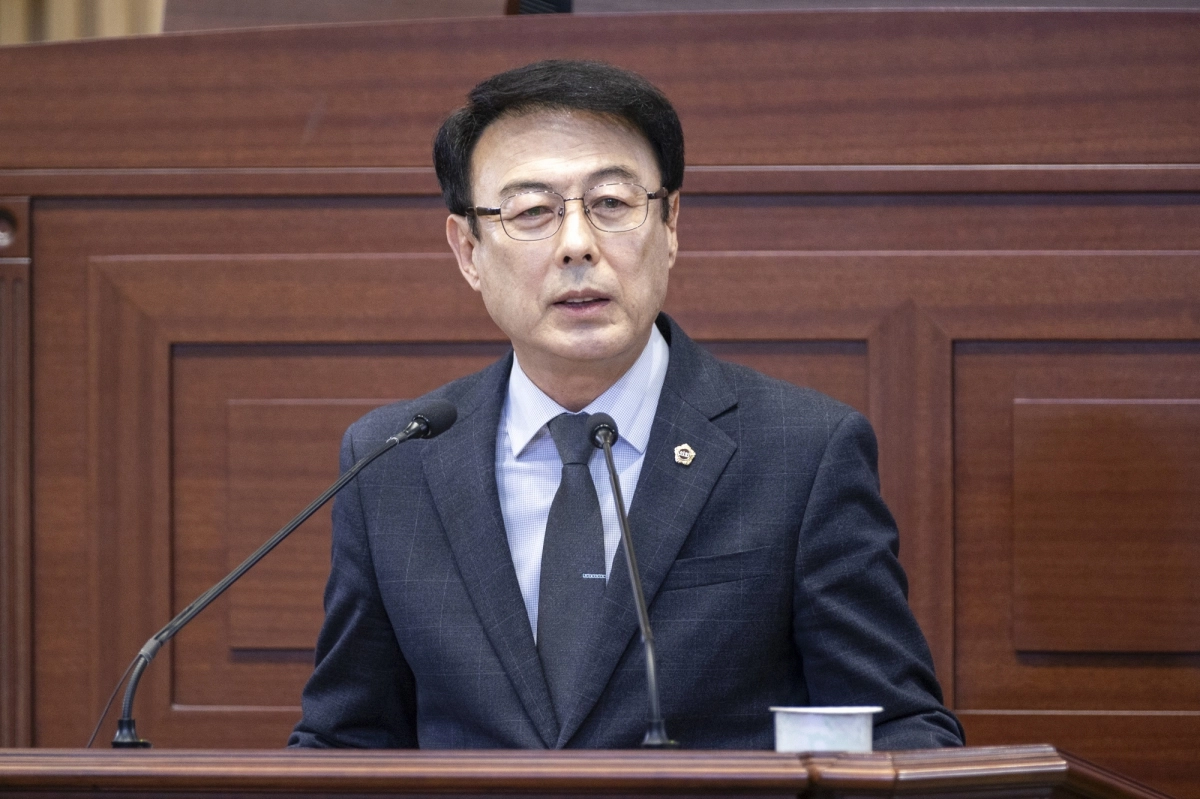 6일 열린 제359회 경북도의회 제2차 정례회 제1차 본회의에서 도정질문을 하는 이충원 의원. 경북도의회 제공