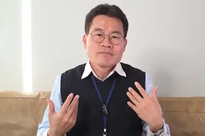 “尹 있는 구치소 나쁘지 않다”…전한길에 ‘귀국’ 권유한 손현보 목사