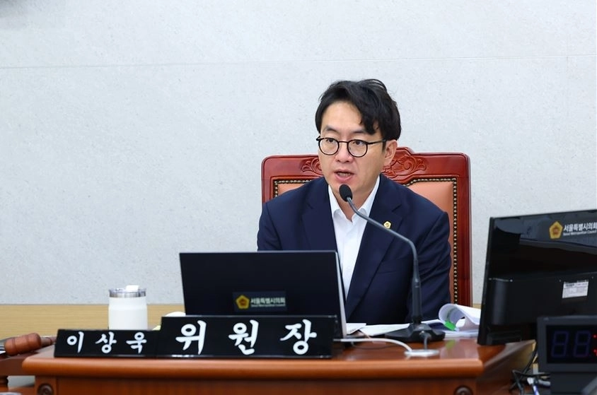 질의하는 이상욱 의원