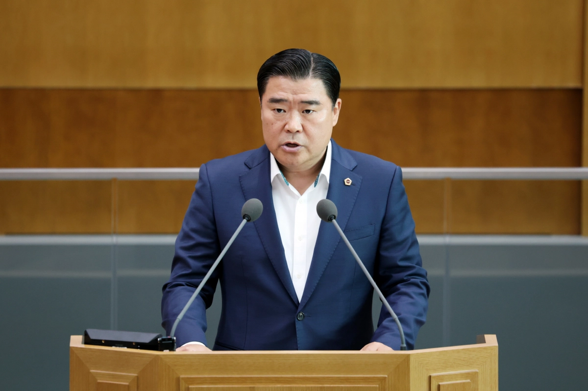 이한국 의원이 6일 제387회 정례회 제3차 본회의에서 도정질문을 하고 있다.(사진=경기도의회)