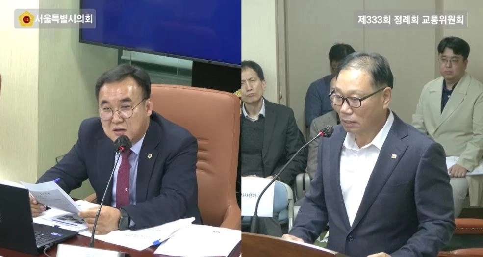 윤기섭 의원이 지난 5일 교통위원회 회의실에서 실시된 행정사무감사에서 김용승 마을버스조합 이사장에게 질의를 하고 있다.