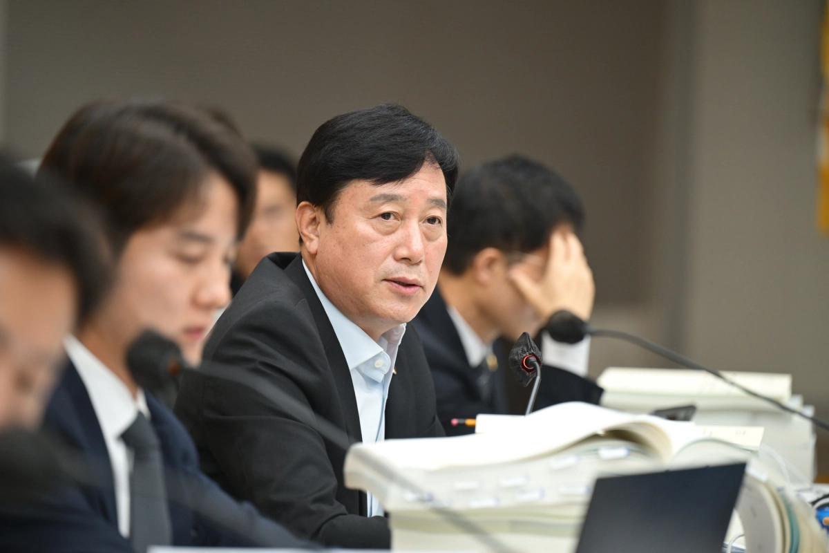 김영기 의원이 7일 열린 부천·안산·김포·파주 교육지원청 대상 2025년도 1차 교육행정위원회 행정사무감사에서 질의하고 있다.(사진=경기도의회)