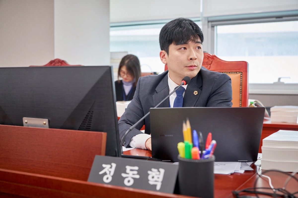 정동혁 의원이 7일 열린 2025년도 문화체육관광국 행정사무감사에서 질의하고 있다.(사진=경기도의회)