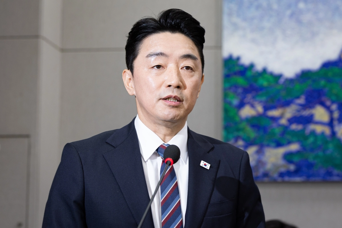 강훈식 대통령비서실장이 6일 서울 여의도 국회에서 열린 국회운영위원회의 대통령비서실 등에 대한 국정감사에서 인사말 및 업무보고를 하고 있다. 뉴스1