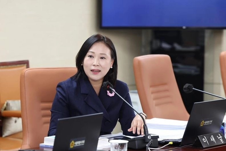 지난 4일 열린 제333회 정례회 교육위원회 행정사무감사에서 질의하는 이새날 의원