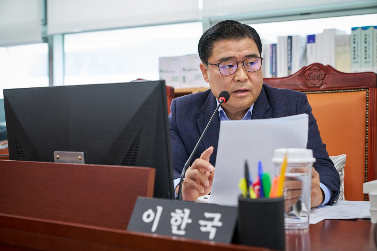 이한국 의원이 7일 진행된 경기도 문화체육관광국 행정사무감사에서 질의하고 있다.(사진=경기도의회)