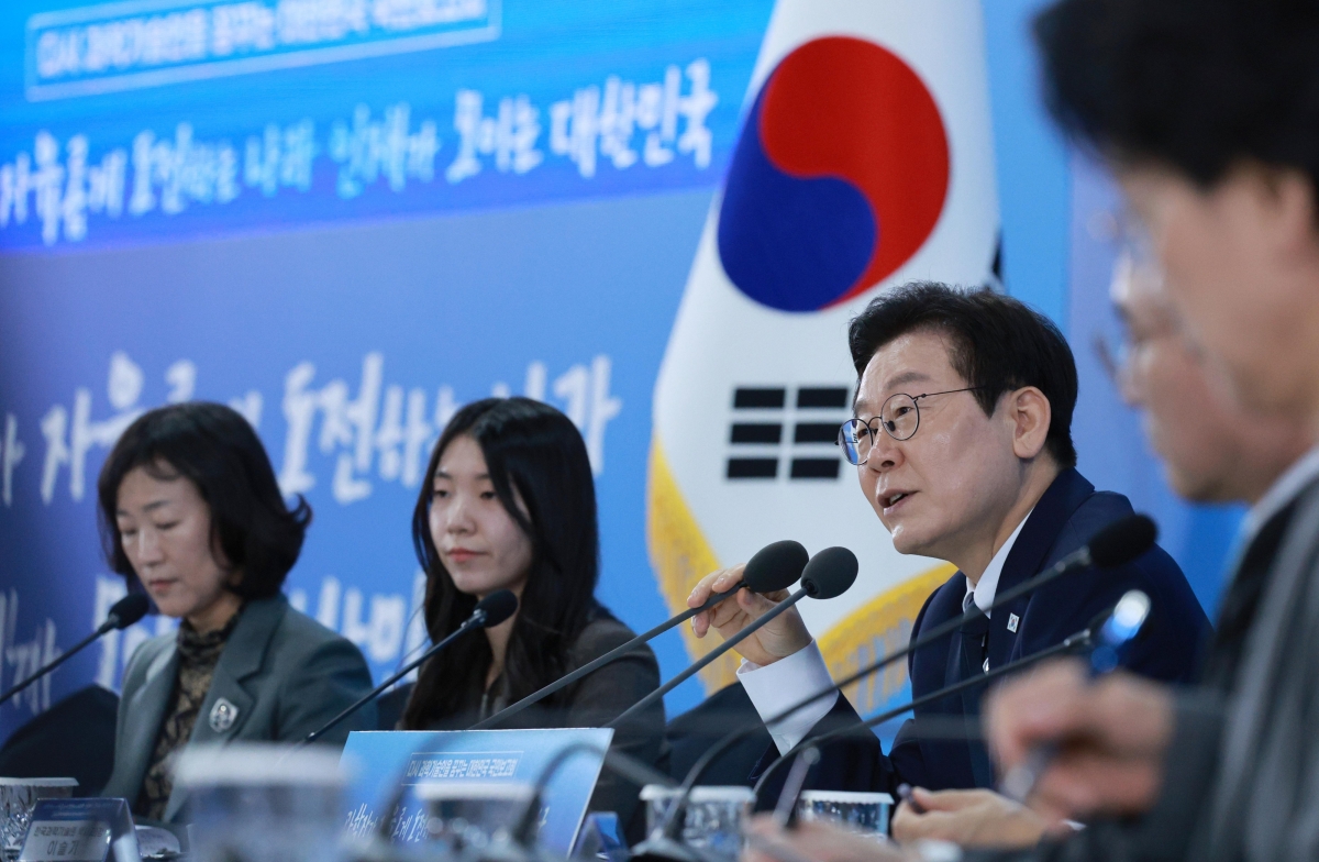 이재명 대통령이 7일 대전 유성구 국립중앙과학관에서 열린 다시 과학기술인을 꿈꾸는 대한민국 국민보고회에서 발언하고 있다.