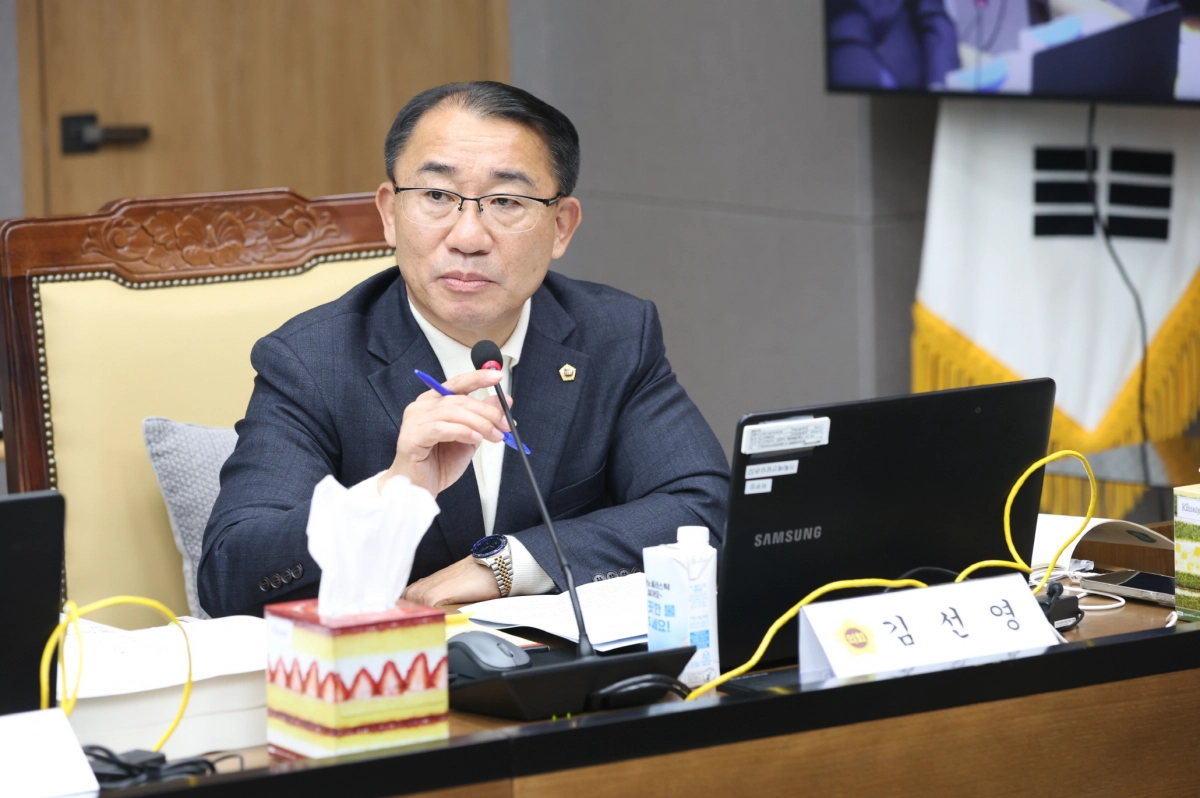 김선영 의원이 11월 7일 북부분원에서 진행된 노동국 대상 행정사무감사에서 질의하고 있다.(사진=경기도의회)