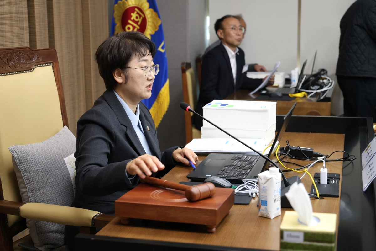고은정 의원이 7일 경기도의회 북부분원에서 열린 제387회 정례회 경제노동위원회 제1차 행정사무감사에서 질의하고 있다.(사진=경기도의회)