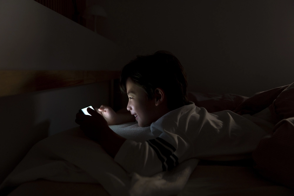 아동 청소년의 휴대전화 사용. 아이클릭아트