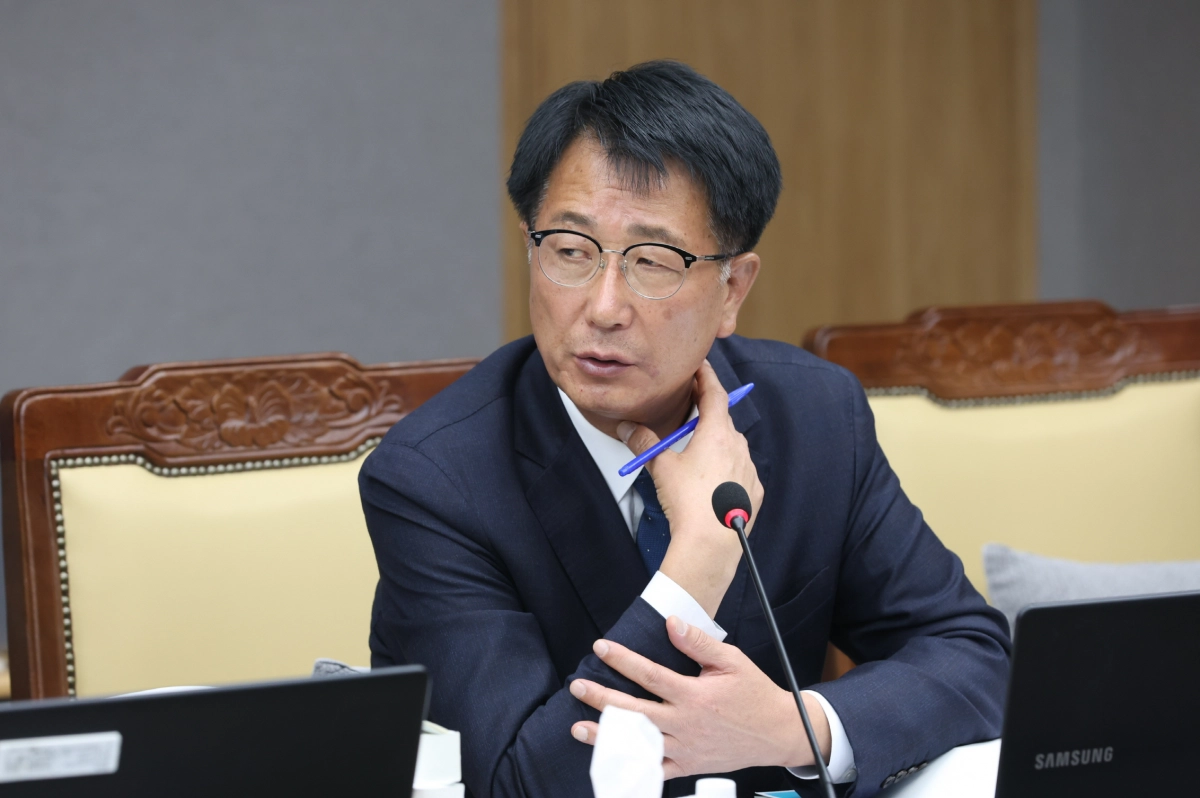 김재균 의원이 7일 경기도청에서 열린 노동국 대상 행정사무감사에서 노동시설의 지역별 균형 배치와 데이터 기반 행정의 필요성을 질의하고 있다.(사진=경기도의회)