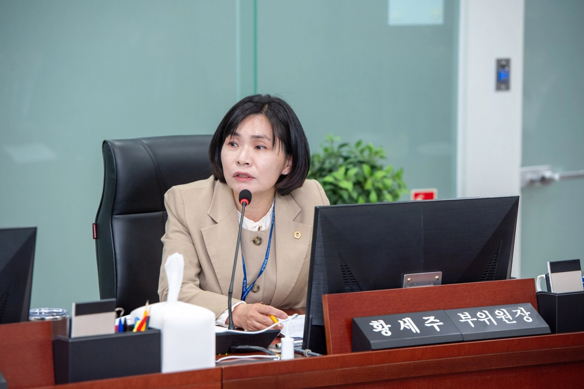 황세주 의원이 7일 열린 행정사무감사에서 도민 체감 복지강화와 조례 이행의 필요성을 당부하고 있다.(사진=경기도의회)