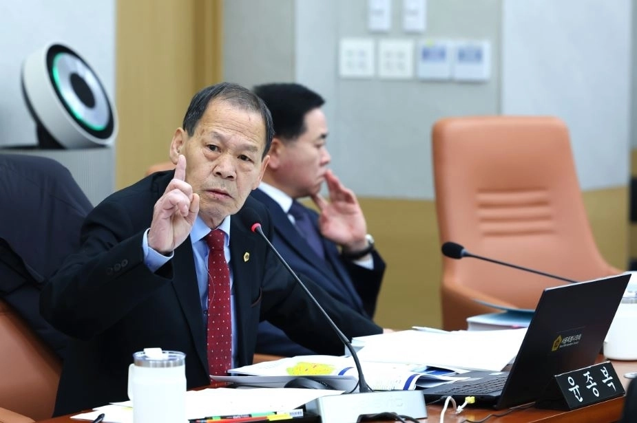 질의하는 윤종복 의원