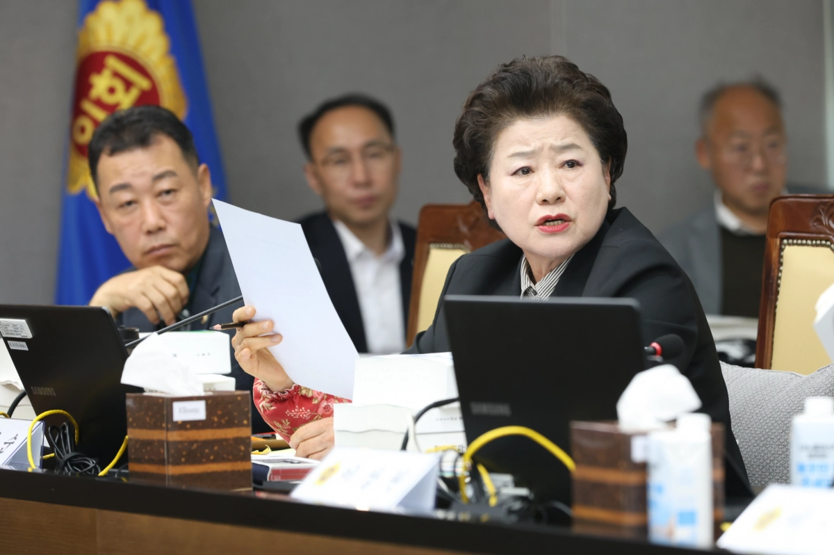 남경순 의원이 7일 열린 킨텍스 행정사무감사에서 킨텍스의 질적 성장 높이 평가, 글로벌 경쟁력 강화 및 콘텐츠 윤리성·공익성 확보 등 사회적 책임 강화 방안을 당부하고 있다.(사진=경기도의회)