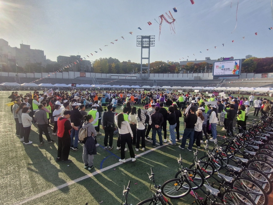 지난 7일 서울 용산구 효창공원에서 열린 ‘2025 한마음 체육대회’. 서울시 구의회의장협의회 제공